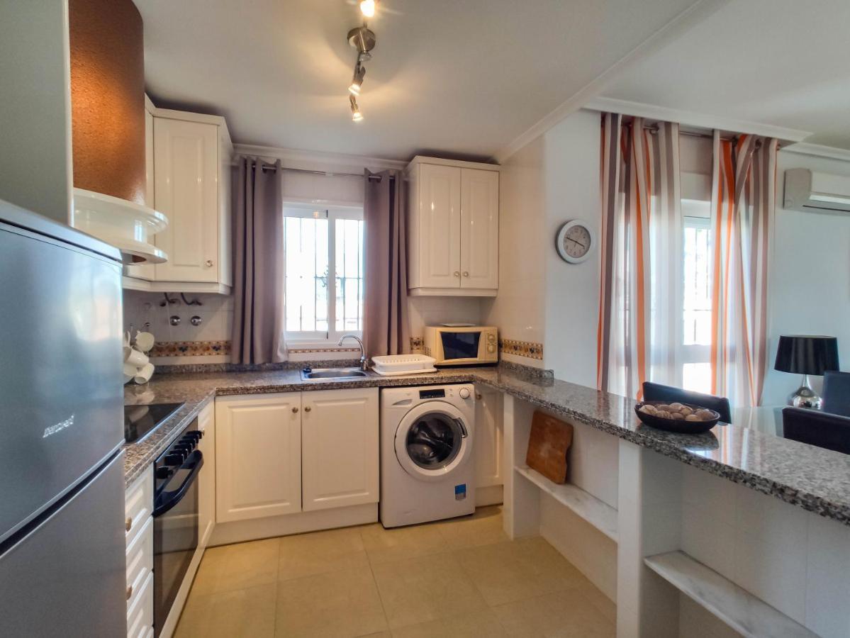 Villamartin 2 Bed 2 Bath Holiday Apartment Кампоамор Екстериор снимка