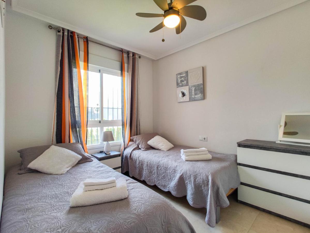 Villamartin 2 Bed 2 Bath Holiday Apartment Кампоамор Екстериор снимка
